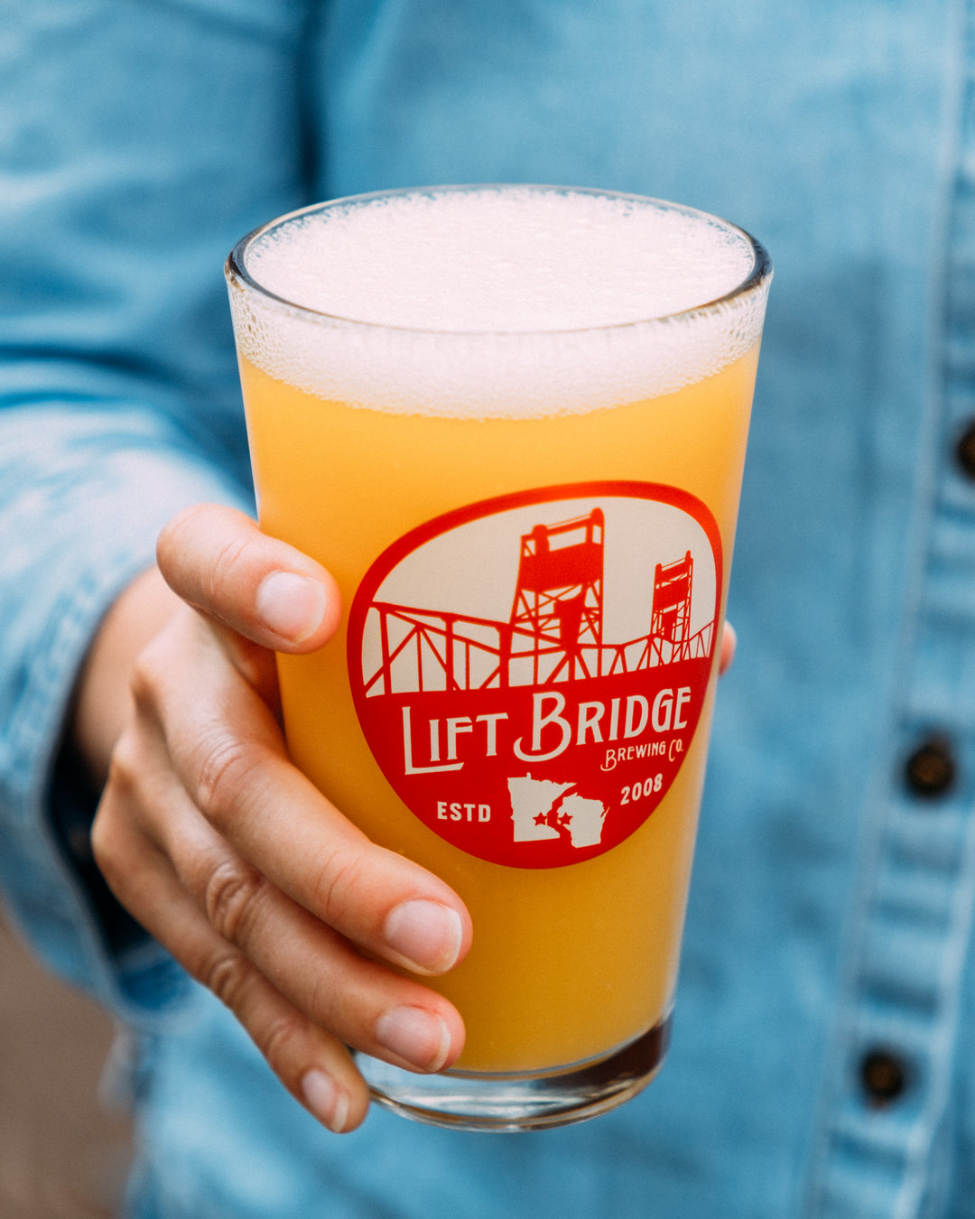 Lift Bridge Brewing Co 16oz pint glass